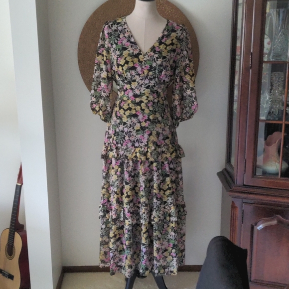 Taylor Dresses & Skirts - Taylor Dress